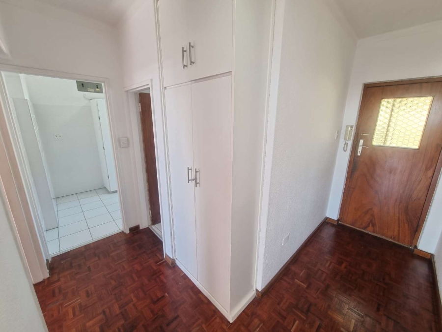 To Let 1 Bedroom Property for Rent in Sea Point Western Cape